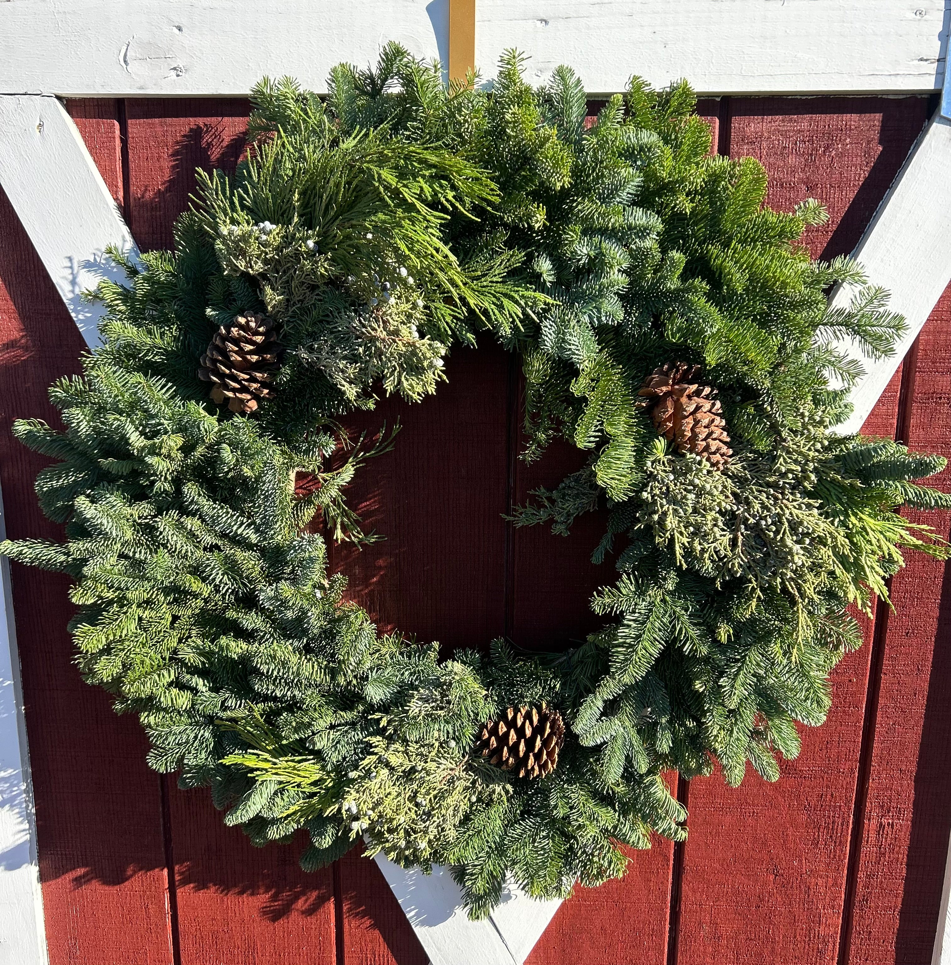32" Mixed Wreath With Cones
