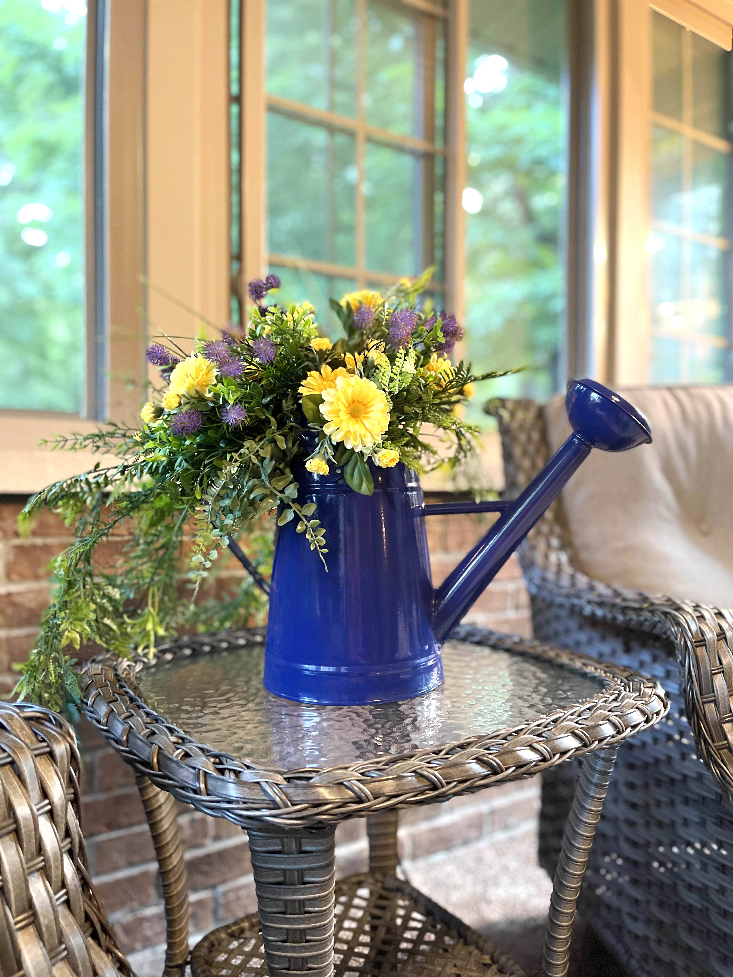 1.2 gal Blue Metal Watering Can/Memory Foam Kneel Cushion